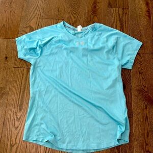 Under armour heat gear athletic t shirt